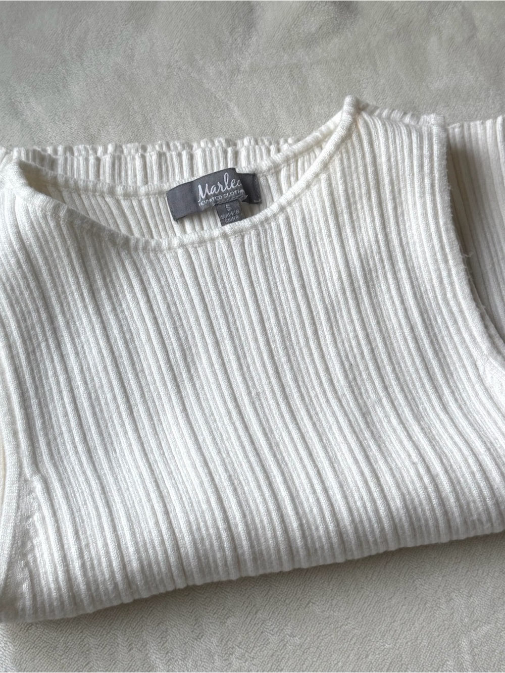 Marled White Ribbed Tank Top - Picture 3 of 3